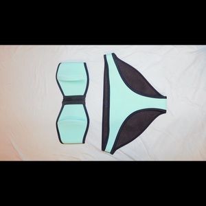 Triangl bikini - top and bottom!!